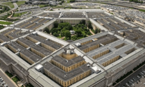中方稀土威慑美国失败？美国防务公司说出大实话：每天都在担心库存，五角大楼搬起石头砸自己的脚