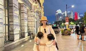 方媛晒孕期美照，俩女儿贴肚亲亲，怀三胎还穿高跟拖鞋优雅依旧