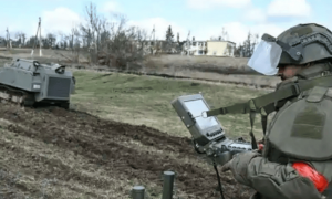 30米浓雾锁河！俄军2小时奇袭乌军防线，120件北约装备成战利品