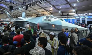 三哥又赢了！印度“光辉”只坠毁2架，“中国歼-15坠毁300架”？