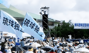 高市早苗明示或武力介入台海，美媒：日本敢走错半步，中国万枚导弹将降临