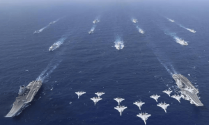 中方不见高市早苗后，日本自卫队突然亮出电磁炮！解放军动作很快：枪已上膛剑已出鞘