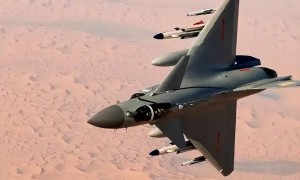 中国歼-10C机群飞越红海，西方雷达竟毫无反应！印尼马上宣布采购42架