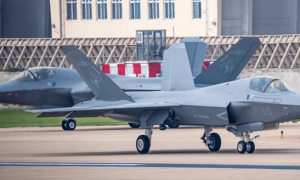 以076为基础，中国量产6万吨级“闪电航母”的必要性分析