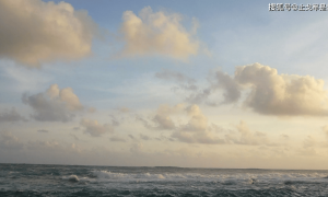 解放军舰机加强对在台海周边的巡航活动，威慑岛内外勾连势力