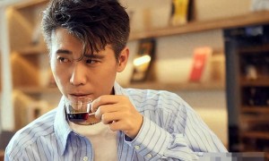 原来她是李乃文老婆！惊艳真相曝光，贤妻助他影帝荣耀