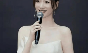 这谁顶得住！李小冉写真赏
