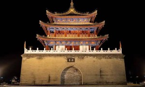 西安“户县钟楼”楼梯被撞，系省级文物保护单位，肇事车辆已被查扣，司机恐承担赔偿责任