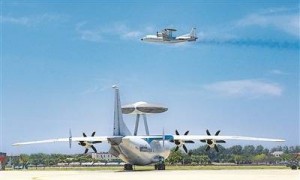 我军战机曾在远海遇险情：外机距我方不足百米，多次“秀”导弹